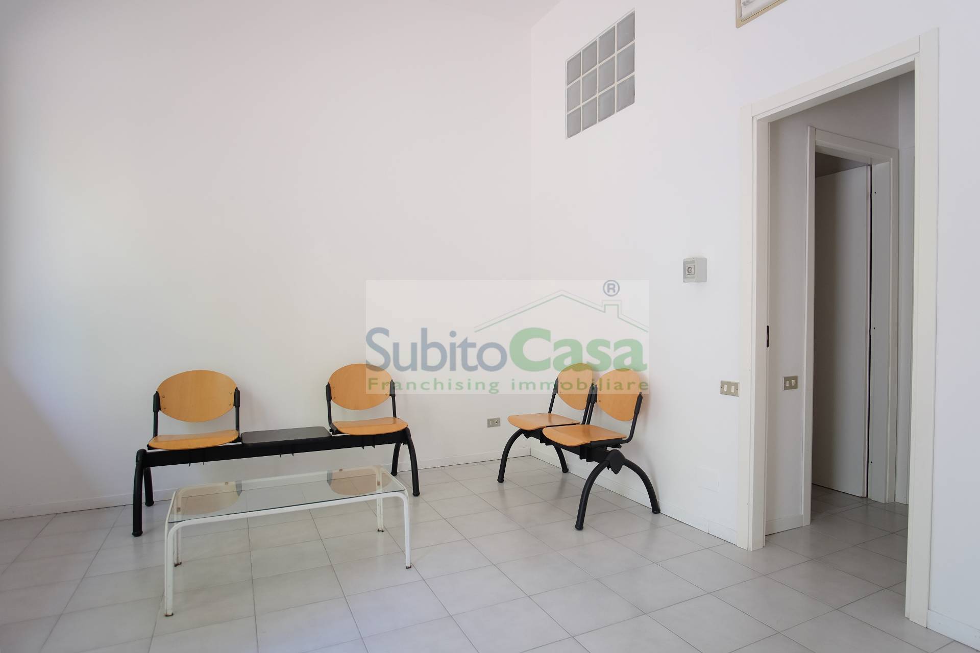 Immagine 11 di Ufficio in vendita  in Via Giuseppe Verdi a Chieti
