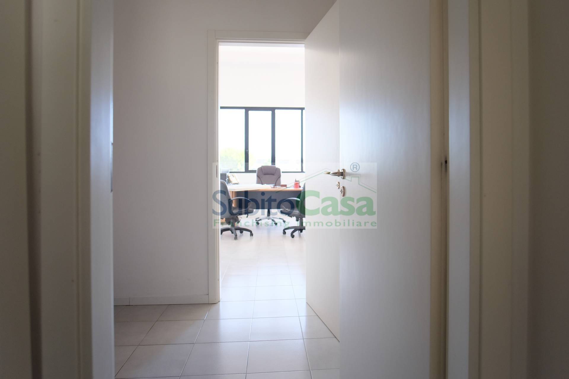 Immagine 15 di Ufficio in vendita  in Via Giuseppe Verdi a Chieti