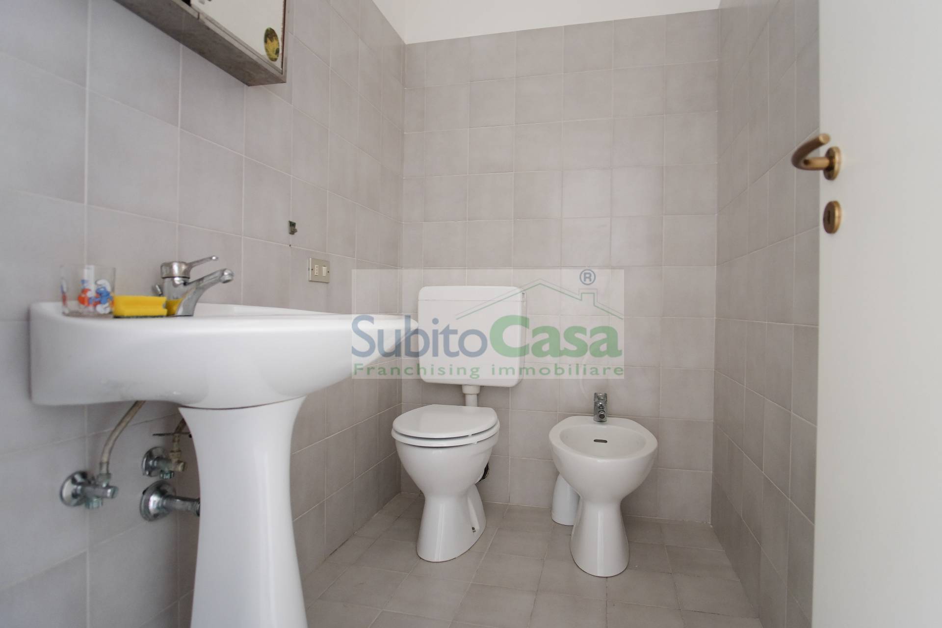 Immagine 16 di Ufficio in vendita  in Via Giuseppe Verdi a Chieti