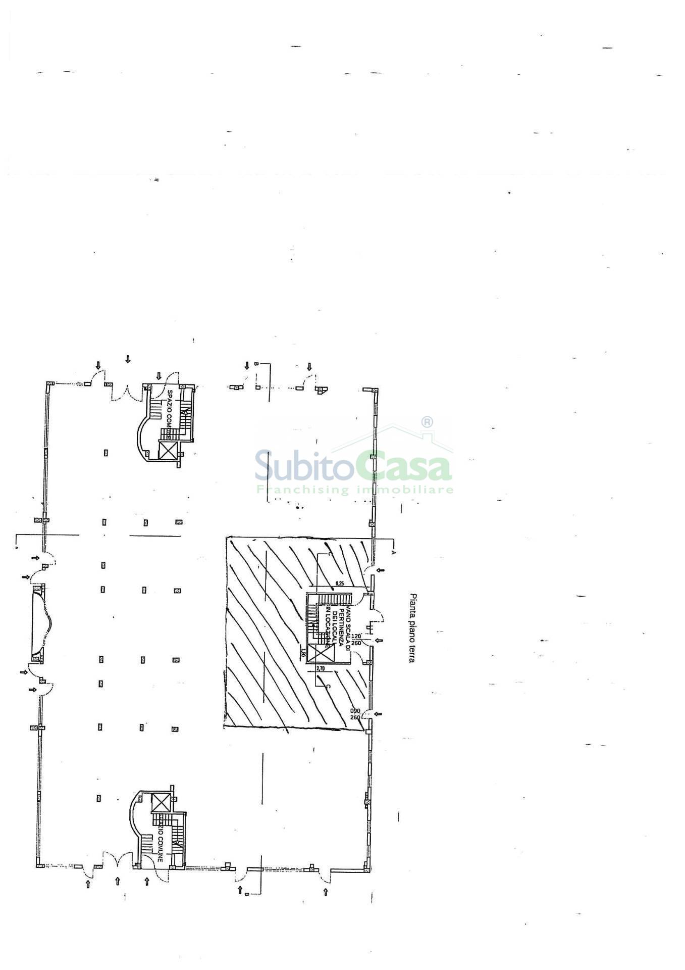 Immagine 16 di Locale commerciale in affitto  in via pietro nenni 216 a Paglieta