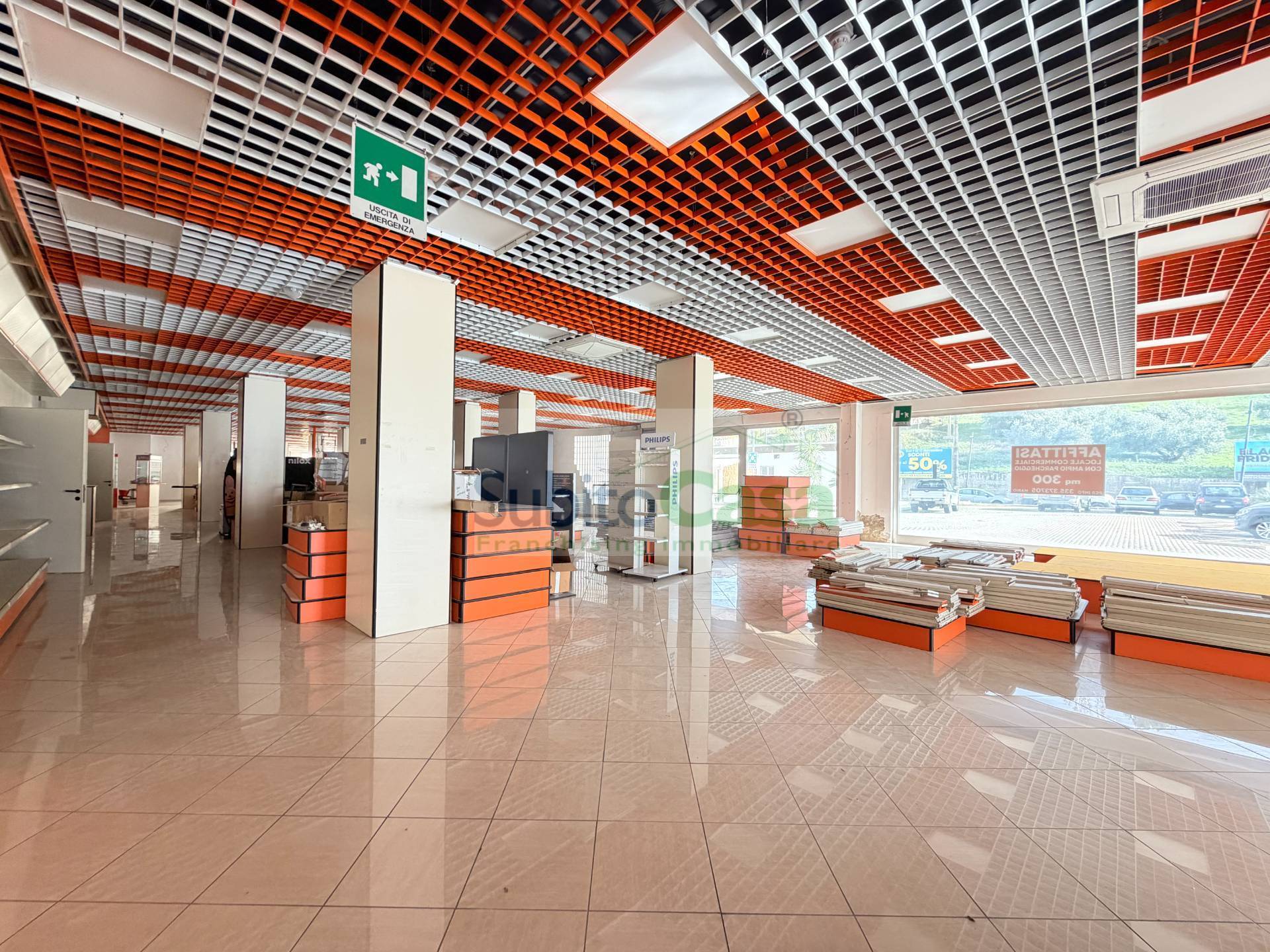 Immagine 2 di Locale commerciale in affitto  in via pietro nenni 216 a Paglieta