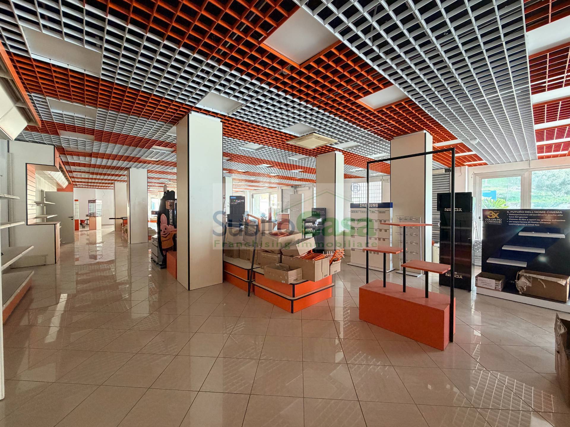 Immagine 7 di Locale commerciale in affitto  in via pietro nenni 216 a Paglieta