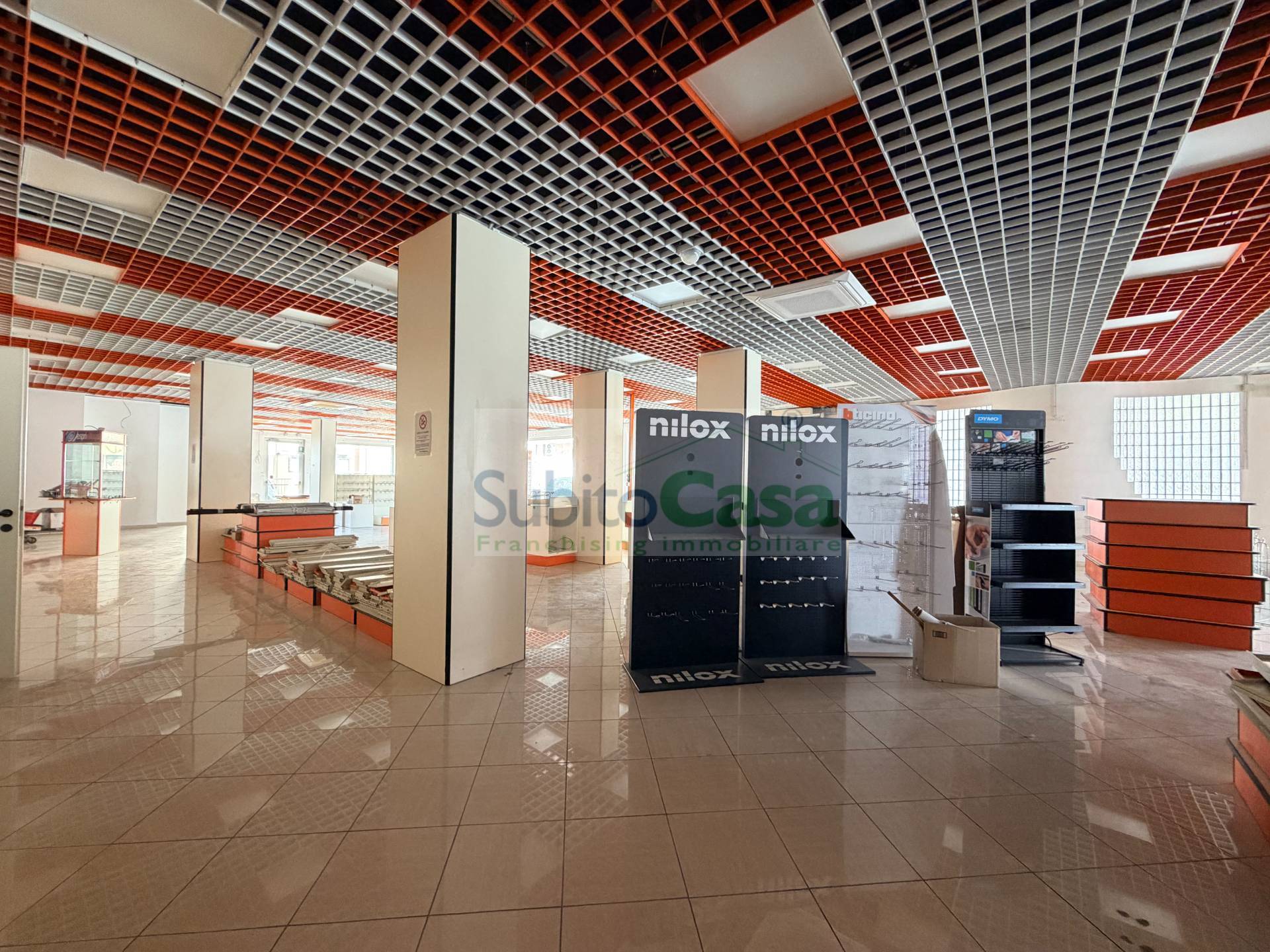 Immagine 8 di Locale commerciale in affitto  in via pietro nenni 216 a Paglieta