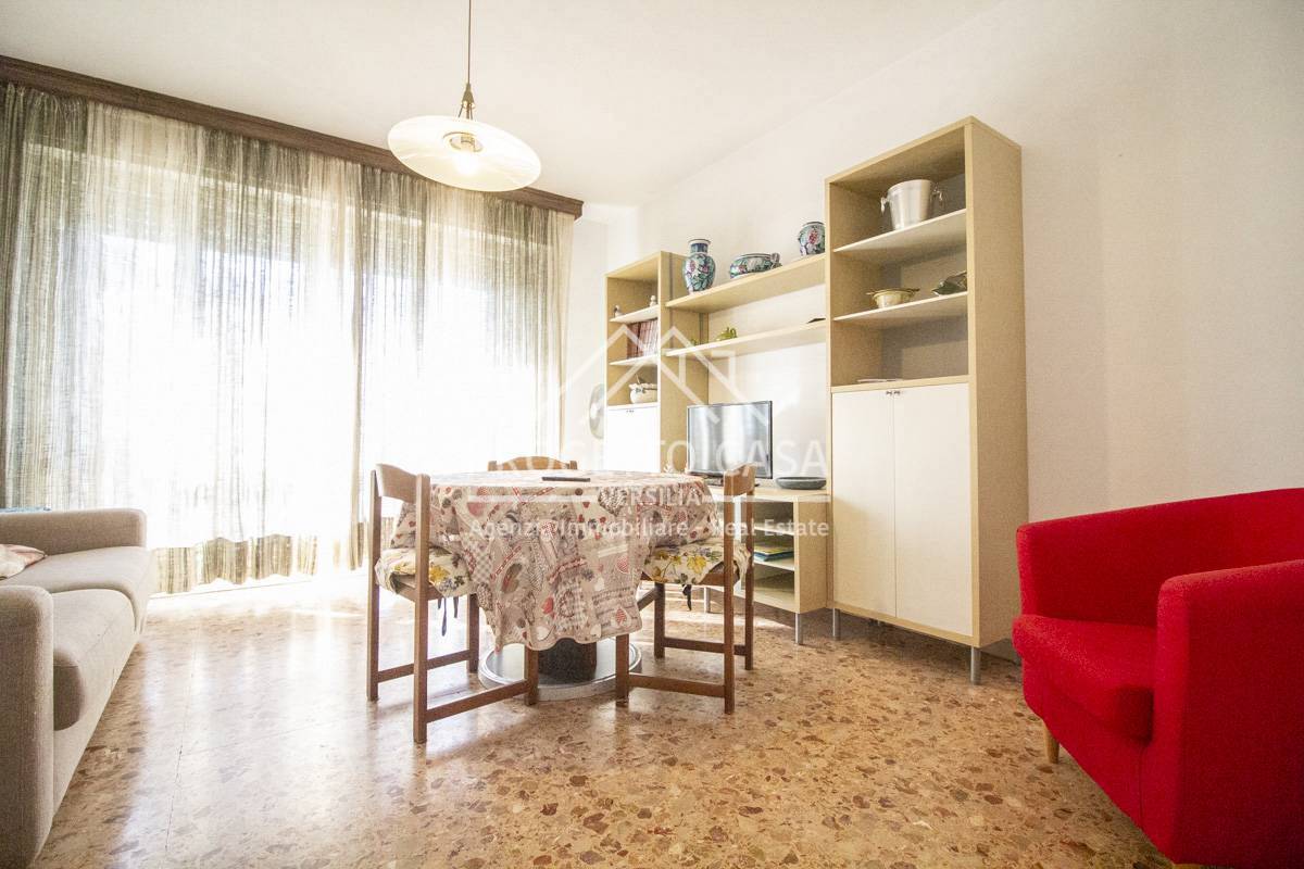 Immagine 1 di Appartamento in vendita  in via santa caterina a Camaiore