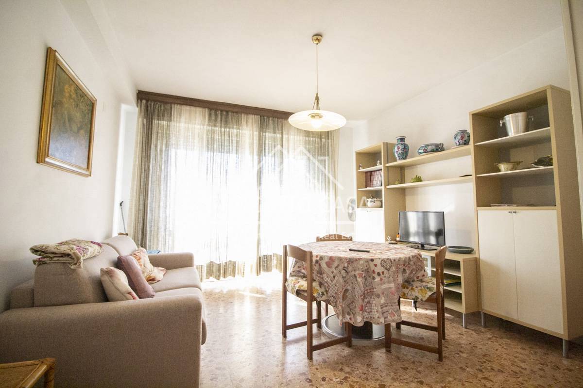 Immagine 2 di Appartamento in vendita  in via santa caterina a Camaiore