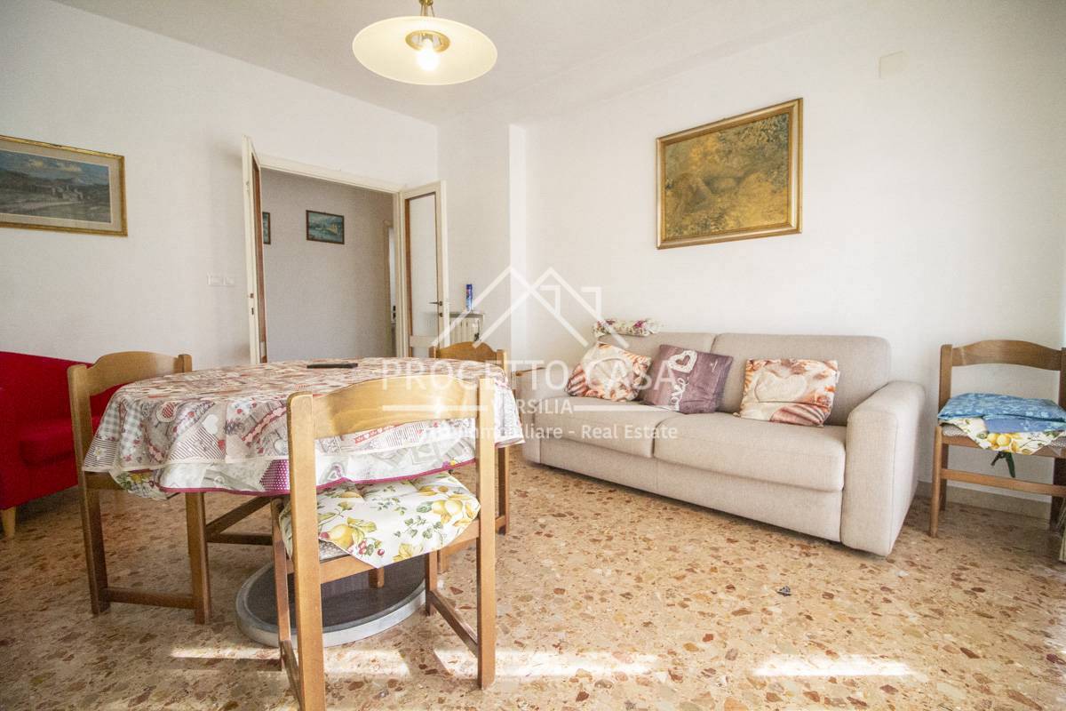 Immagine 4 di Appartamento in vendita  in via santa caterina a Camaiore