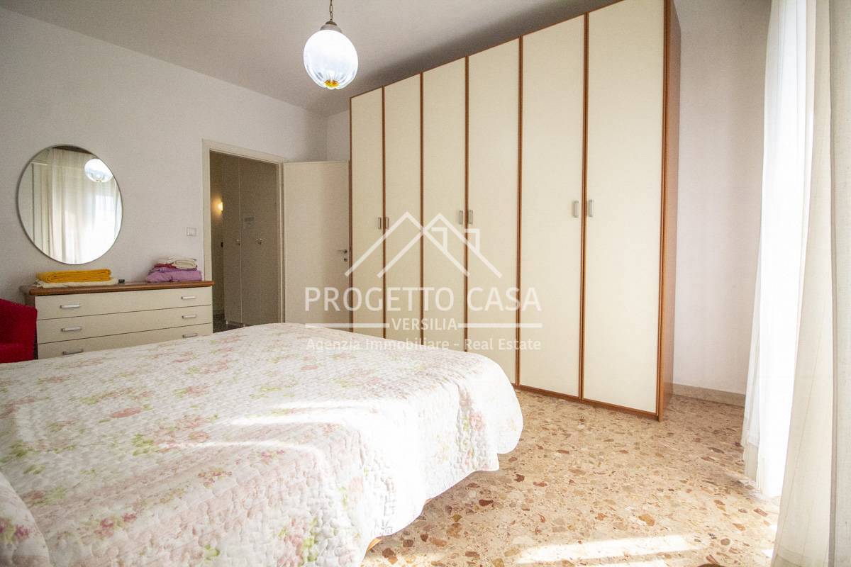 Immagine 19 di Appartamento in vendita  in via santa caterina a Camaiore