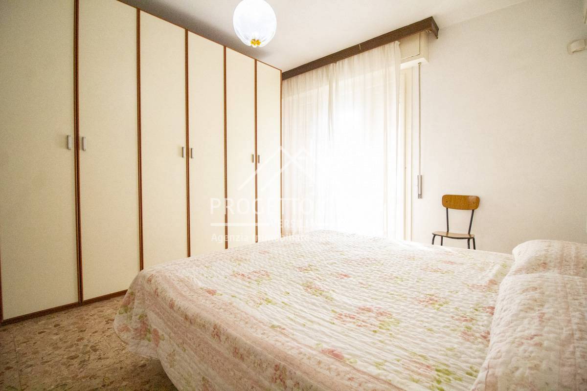 Immagine 21 di Appartamento in vendita  in via santa caterina a Camaiore