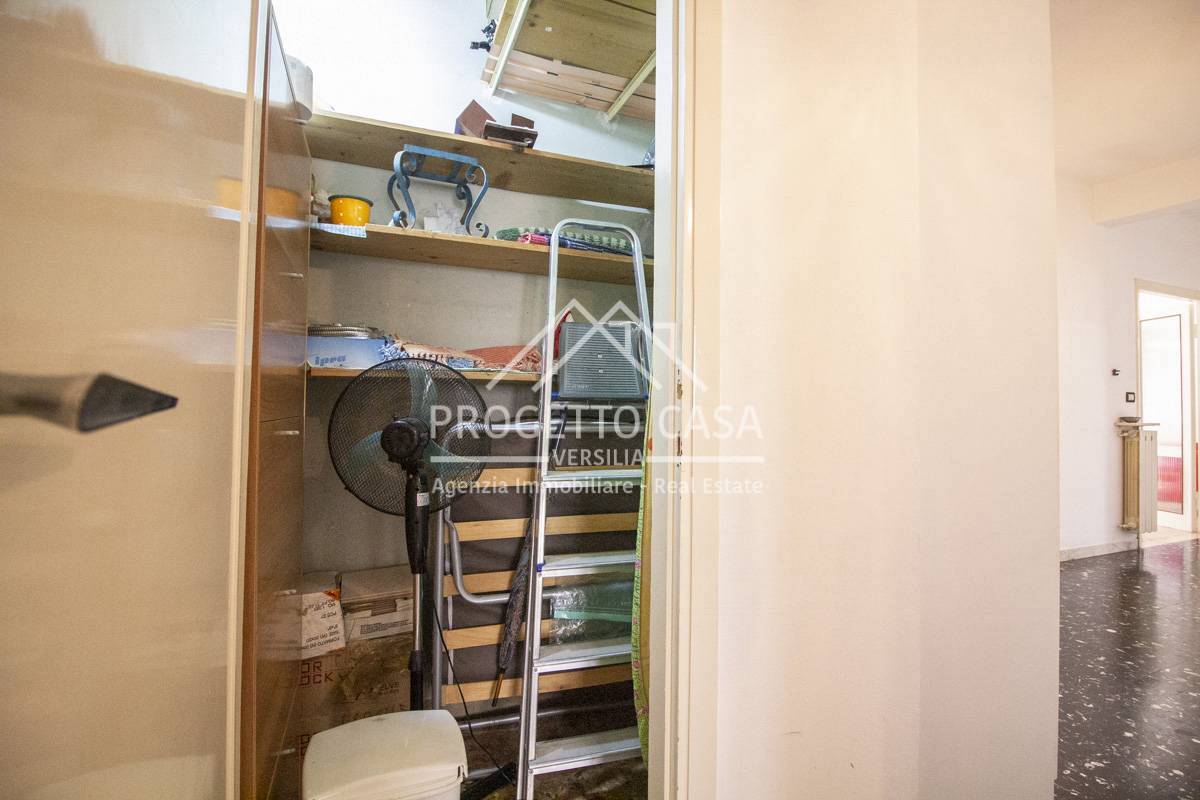 Immagine 26 di Appartamento in vendita  in via santa caterina a Camaiore