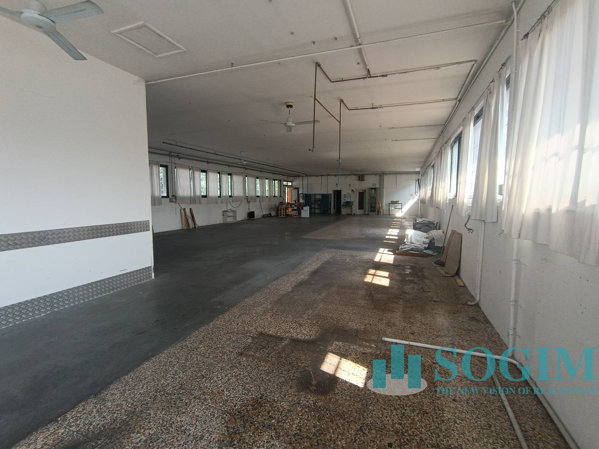 Immagine 8 di Capannone industriale in vendita  in Via Silvio Pellico 19 a Rovellasca