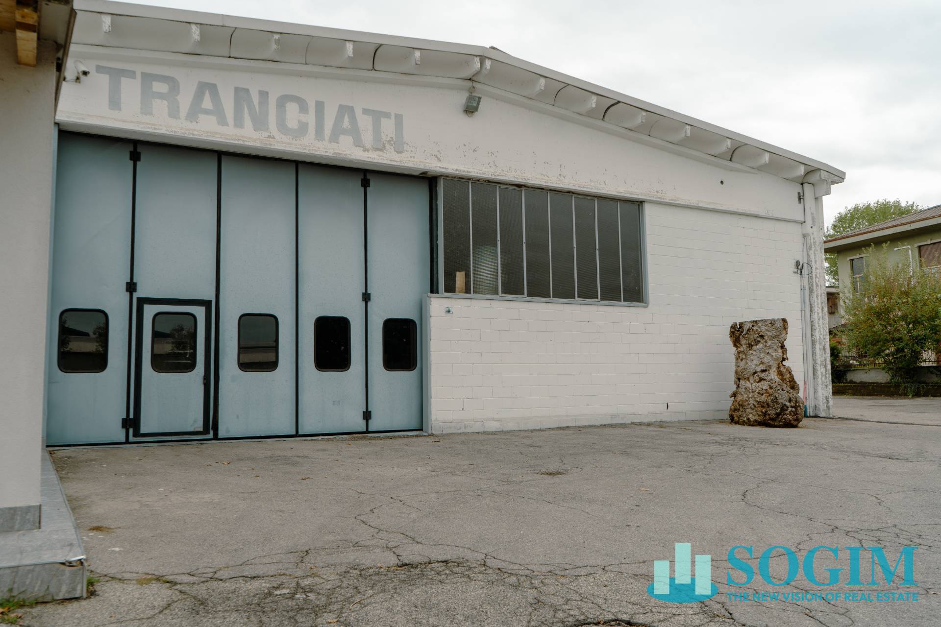 Immagine 1 di Capannone industriale in vendita  in Viale Industria a Lentate Sul Seveso