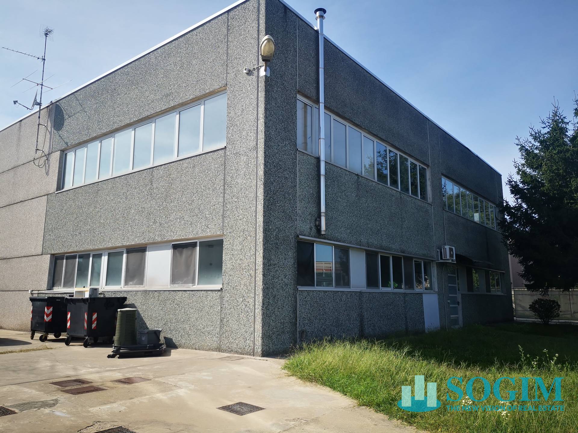 Immagine 1 di Capannone industriale in affitto  in Venegoni 22/A a Bareggio