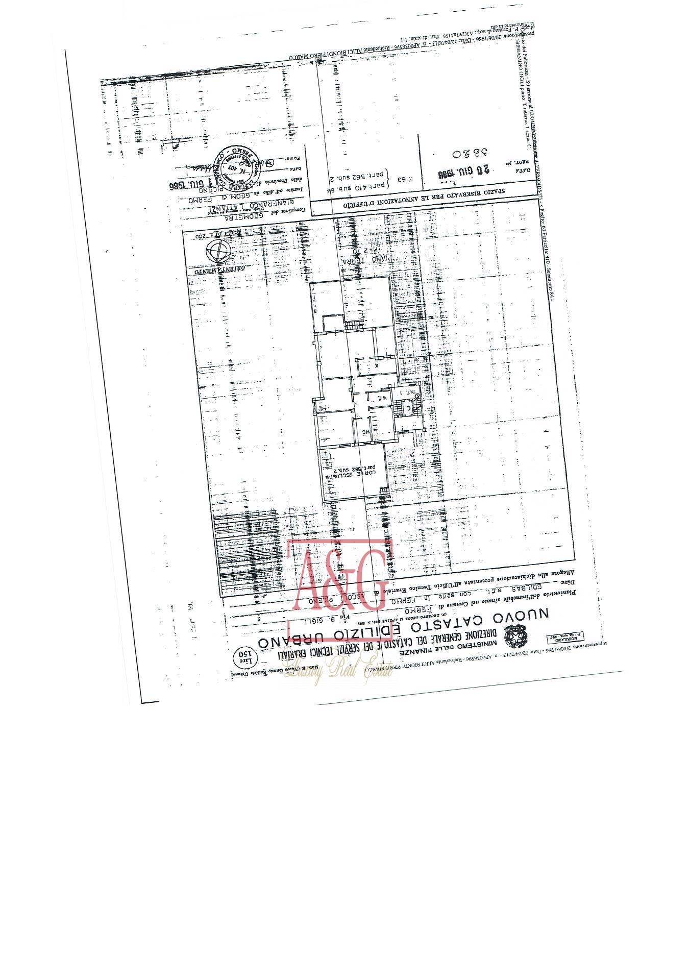 Immagine 43 di Villa in vendita  in CONTRADA BORE DI TENNA 1 a Fermo