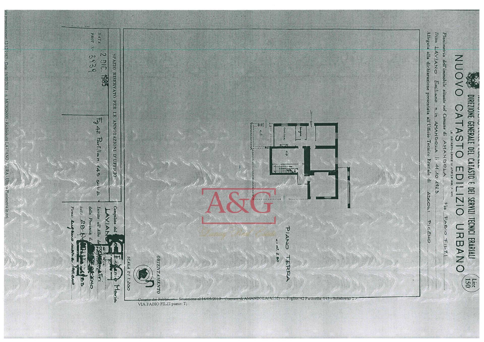 Immagine 40 di Villa in vendita  in fabio filzi a Amandola