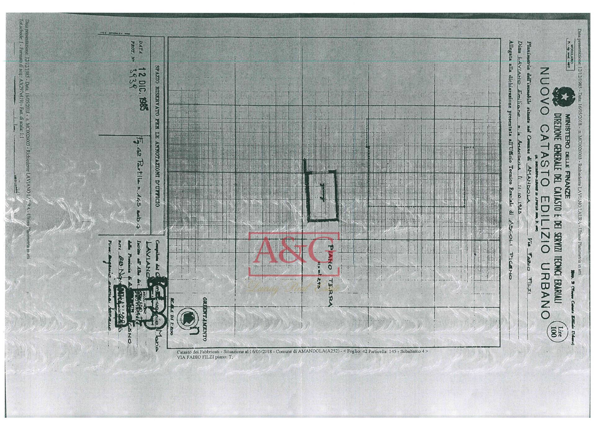Immagine 42 di Villa in vendita  in fabio filzi a Amandola