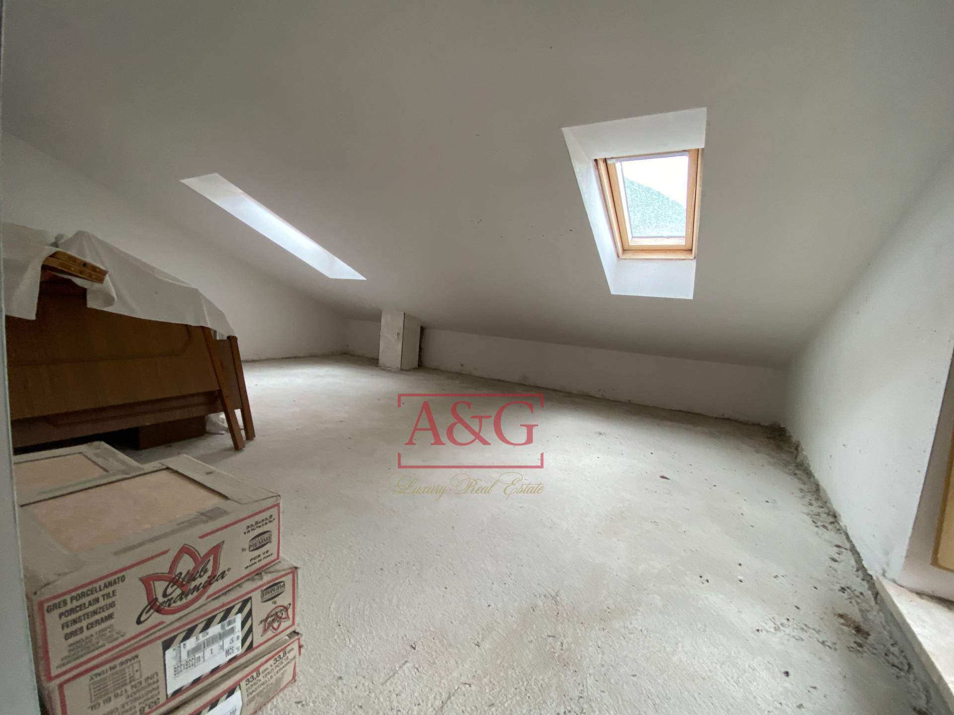 Immagine 33 di Casa indipendente in vendita  in Località Piano a Montegallo