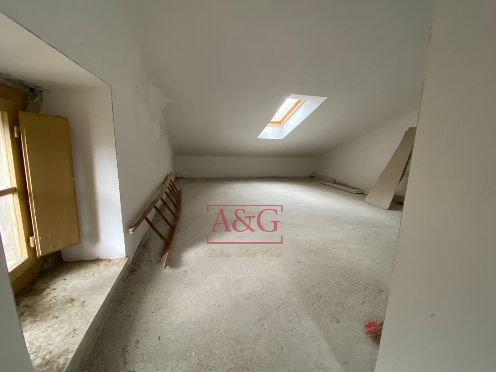 Immagine 34 di Casa indipendente in vendita  in Località Piano a Montegallo