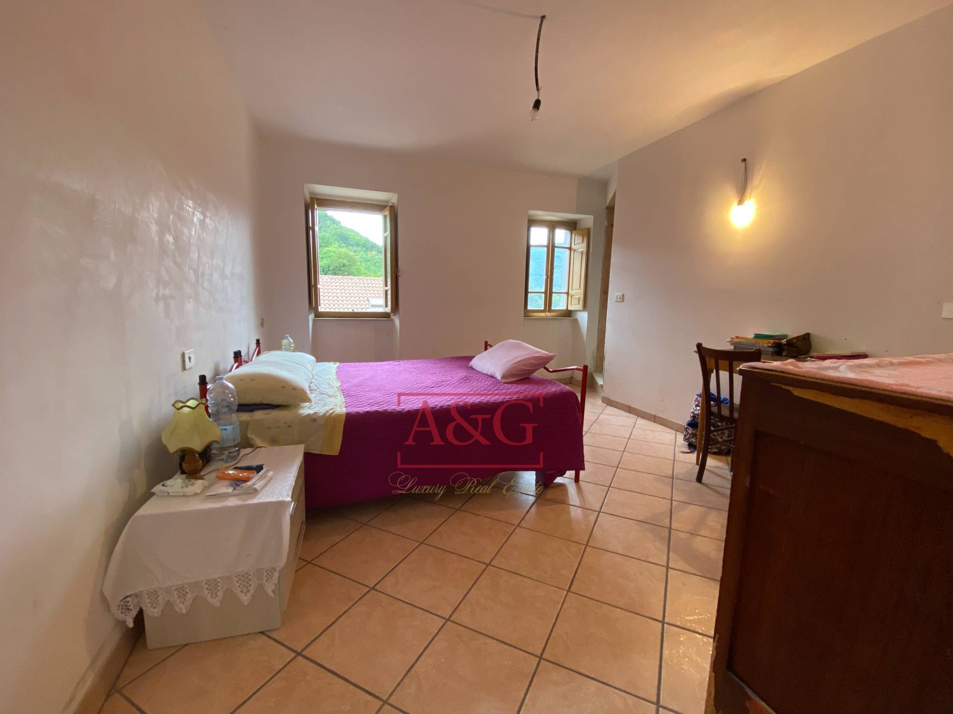 Immagine 11 di Casa indipendente in vendita  in Località Piano a Montegallo