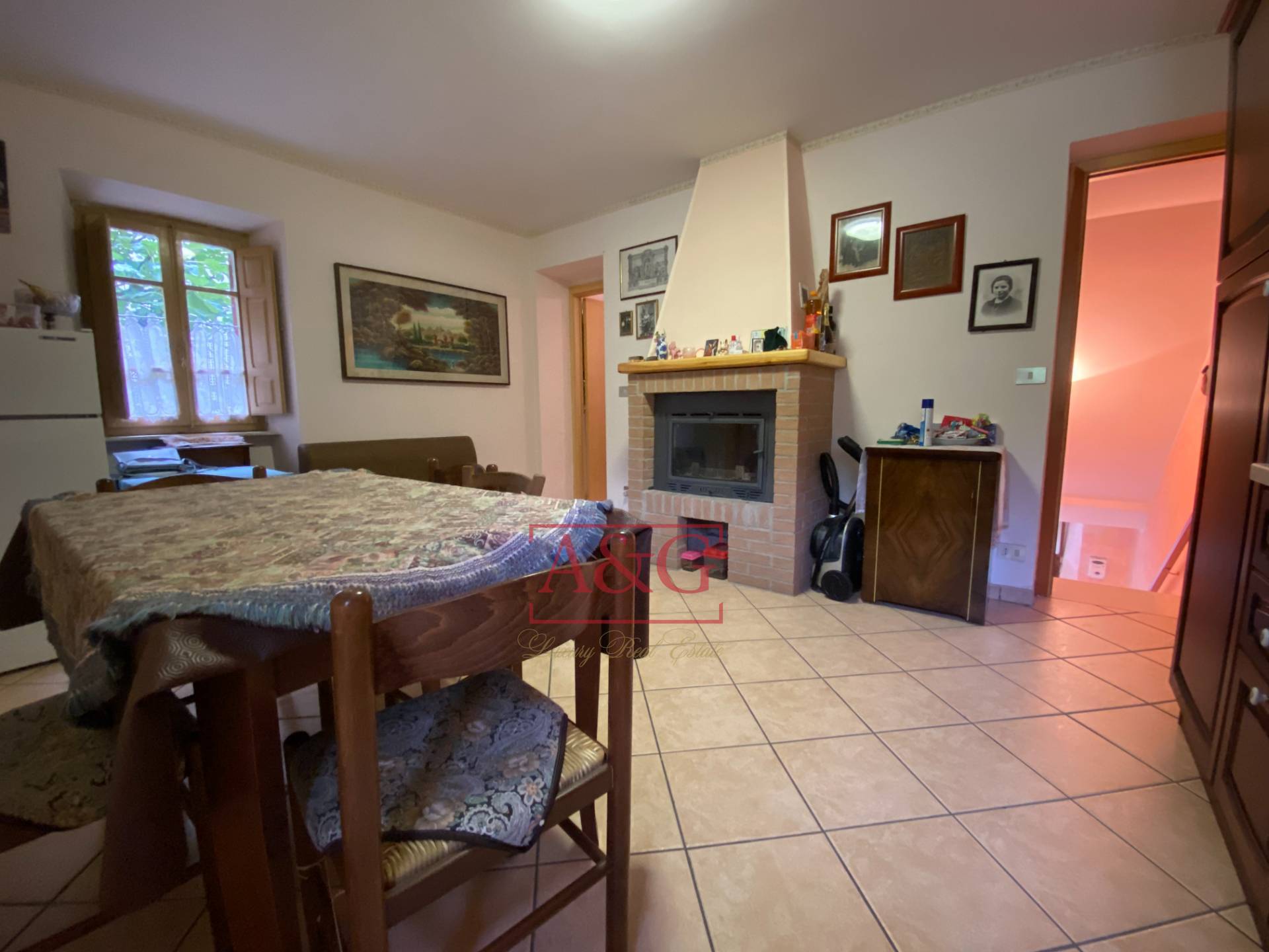 Immagine 7 di Casa indipendente in vendita  in Località Piano a Montegallo