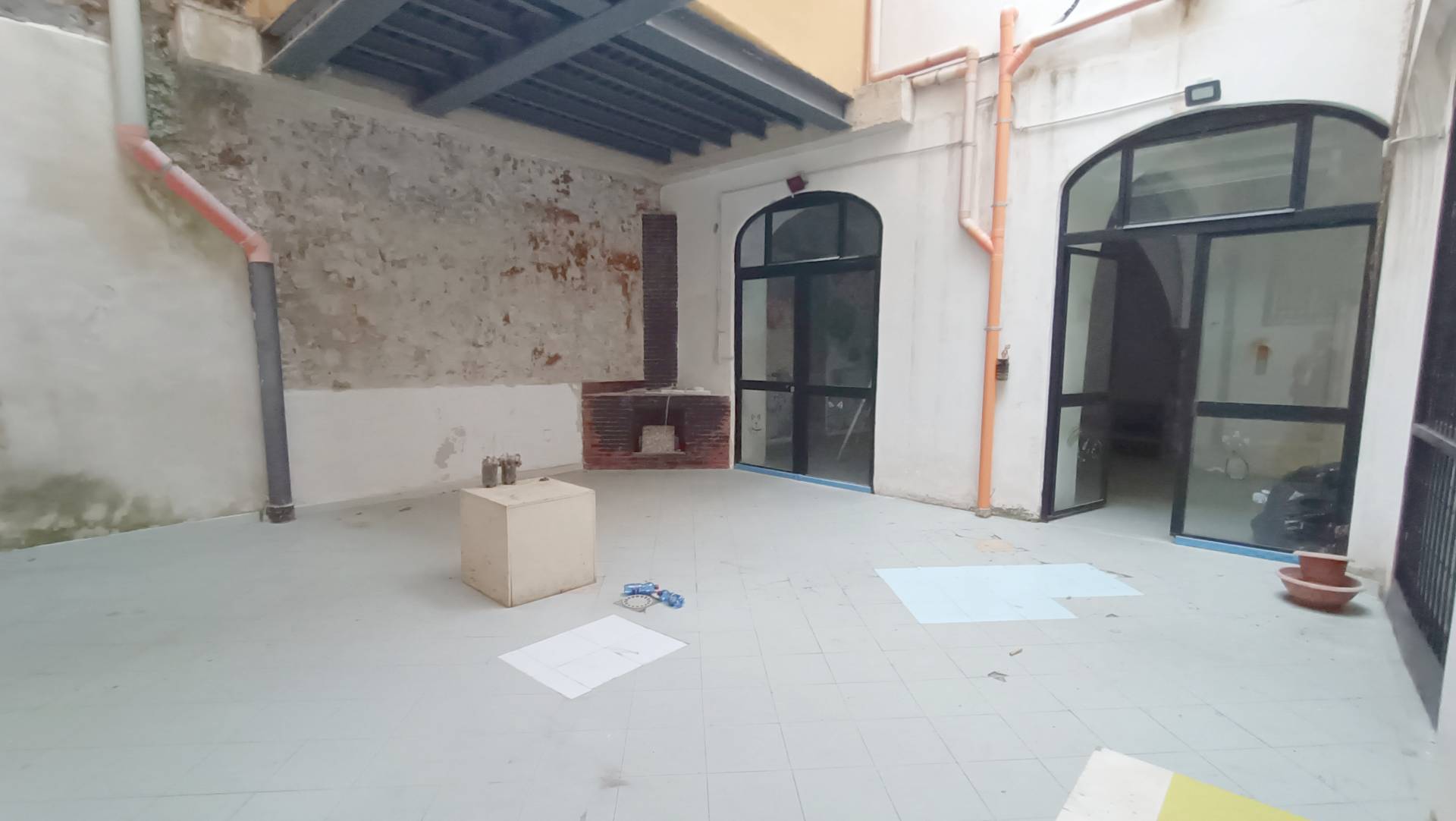 Immagine 11 di Locale commerciale in vendita  in Via San Basilio 37 a Palermo