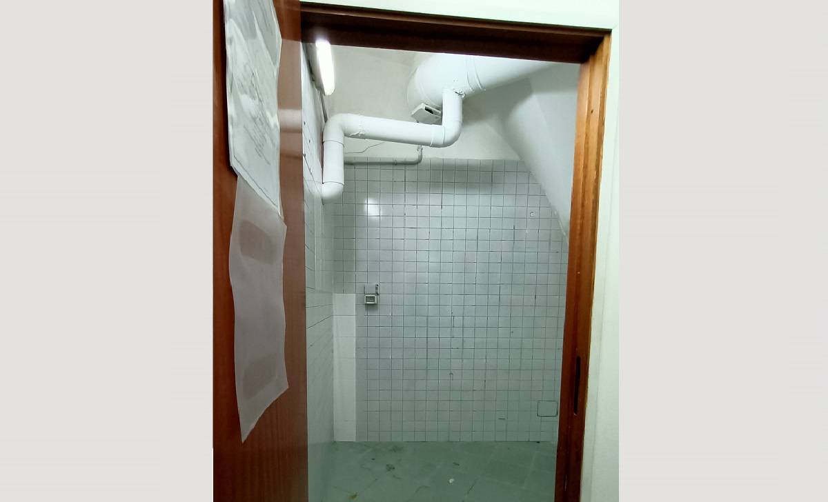 Immagine 16 di Locale commerciale in vendita  in Via San Basilio 37 a Palermo