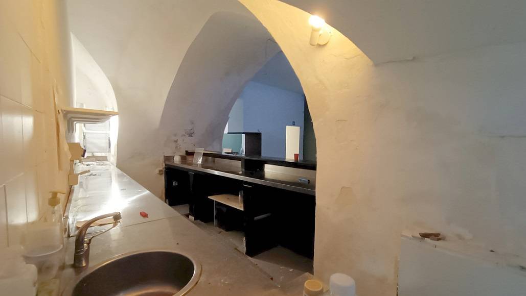 Immagine 7 di Locale commerciale in vendita  in Via San Basilio 37 a Palermo