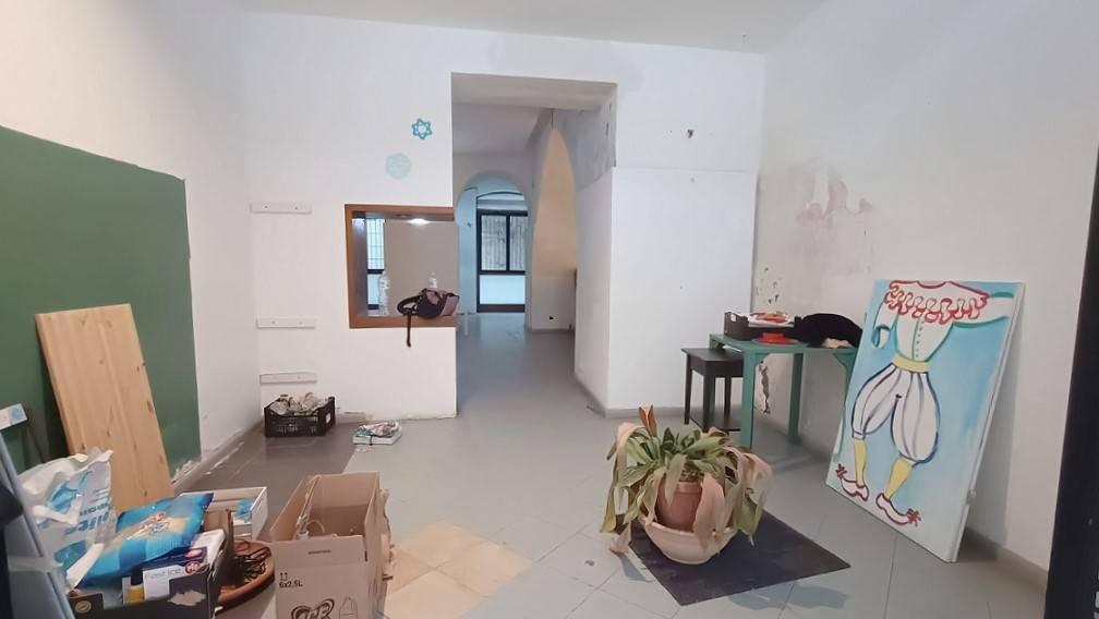 Immagine 19 di Locale commerciale in vendita  in Via San Basilio 37 a Palermo