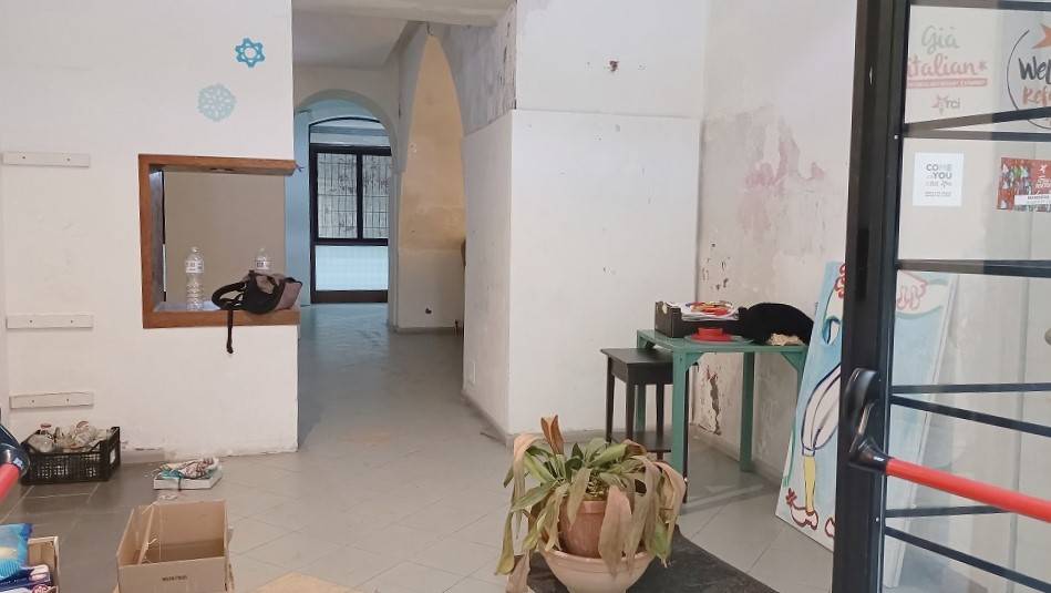 Immagine 20 di Locale commerciale in vendita  in Via San Basilio 37 a Palermo