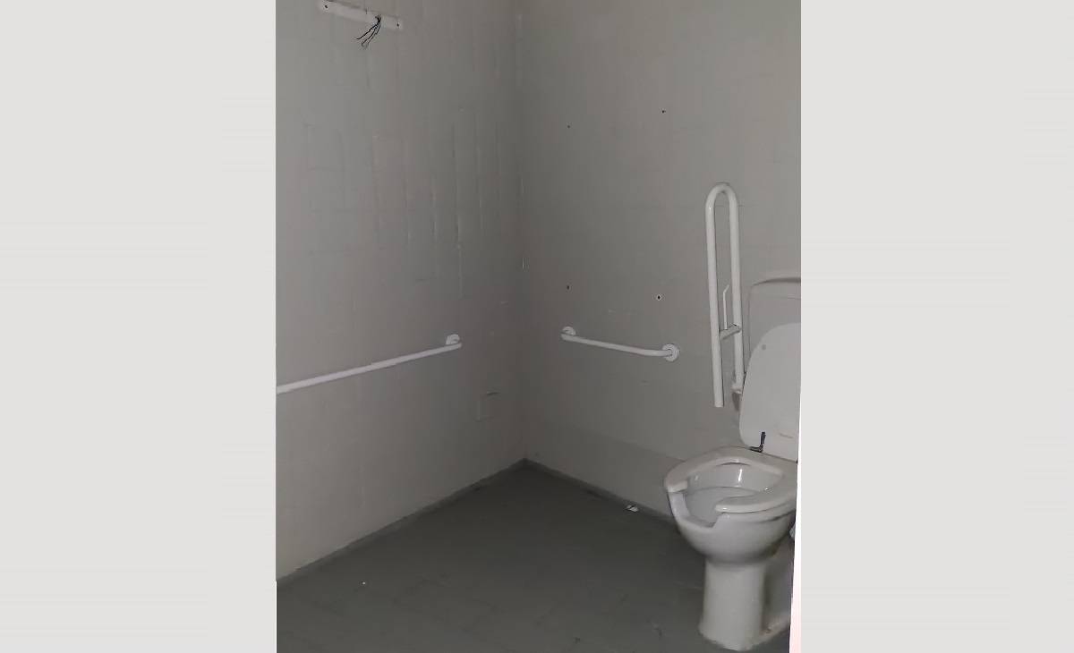 Immagine 30 di Locale commerciale in vendita  in Via San Basilio 37 a Palermo