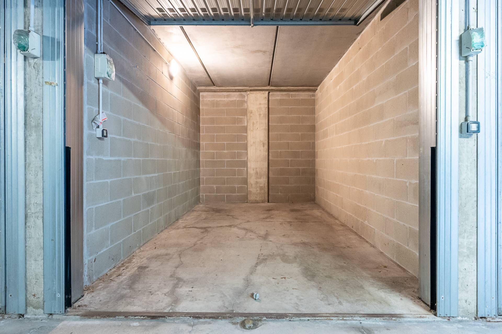 Immagine 2 di Box auto in vendita  in Strada Del Cascinotto 28 a Torino