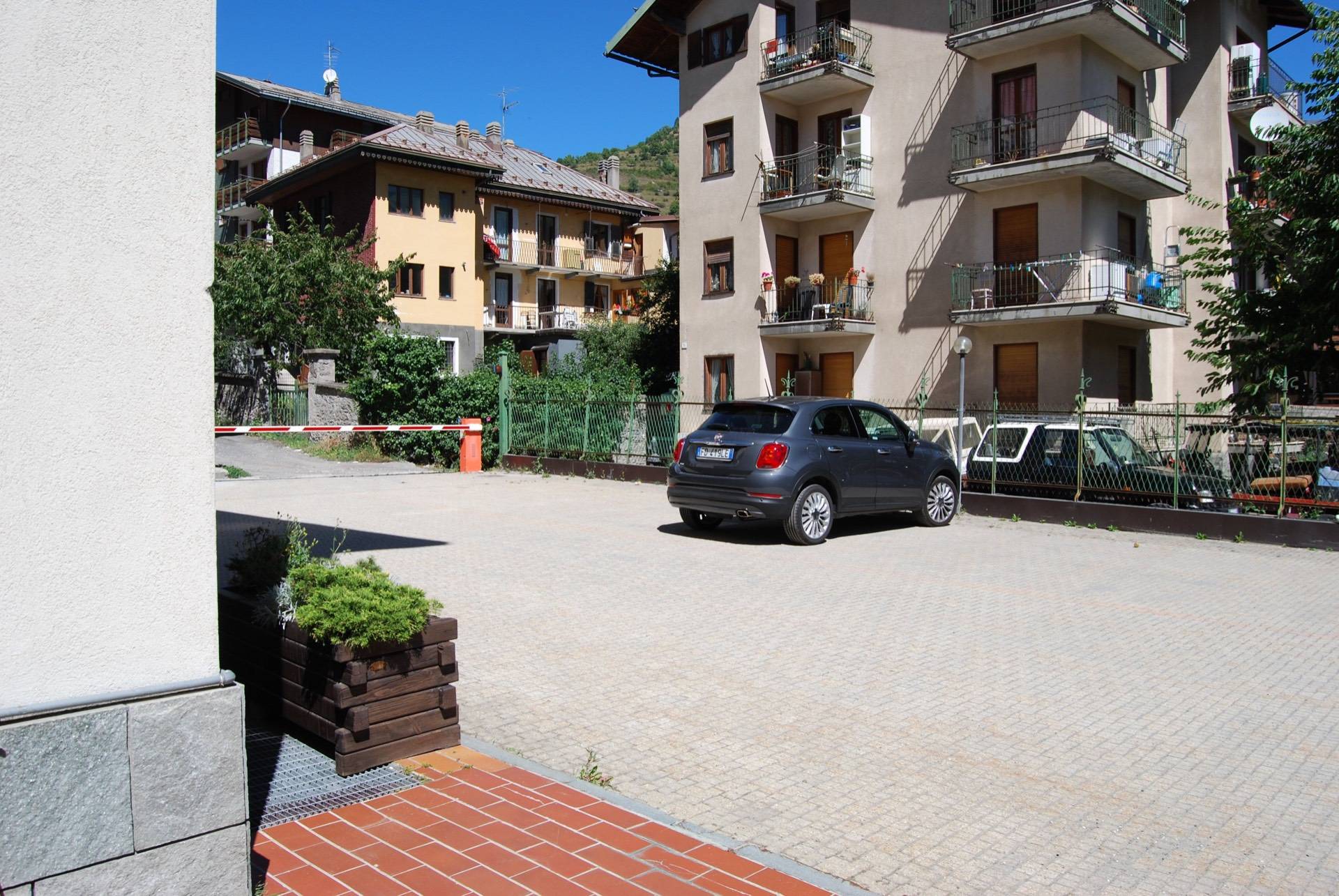 Immagine 25 di Appartamento in vendita  in via Medail 74 a Bardonecchia