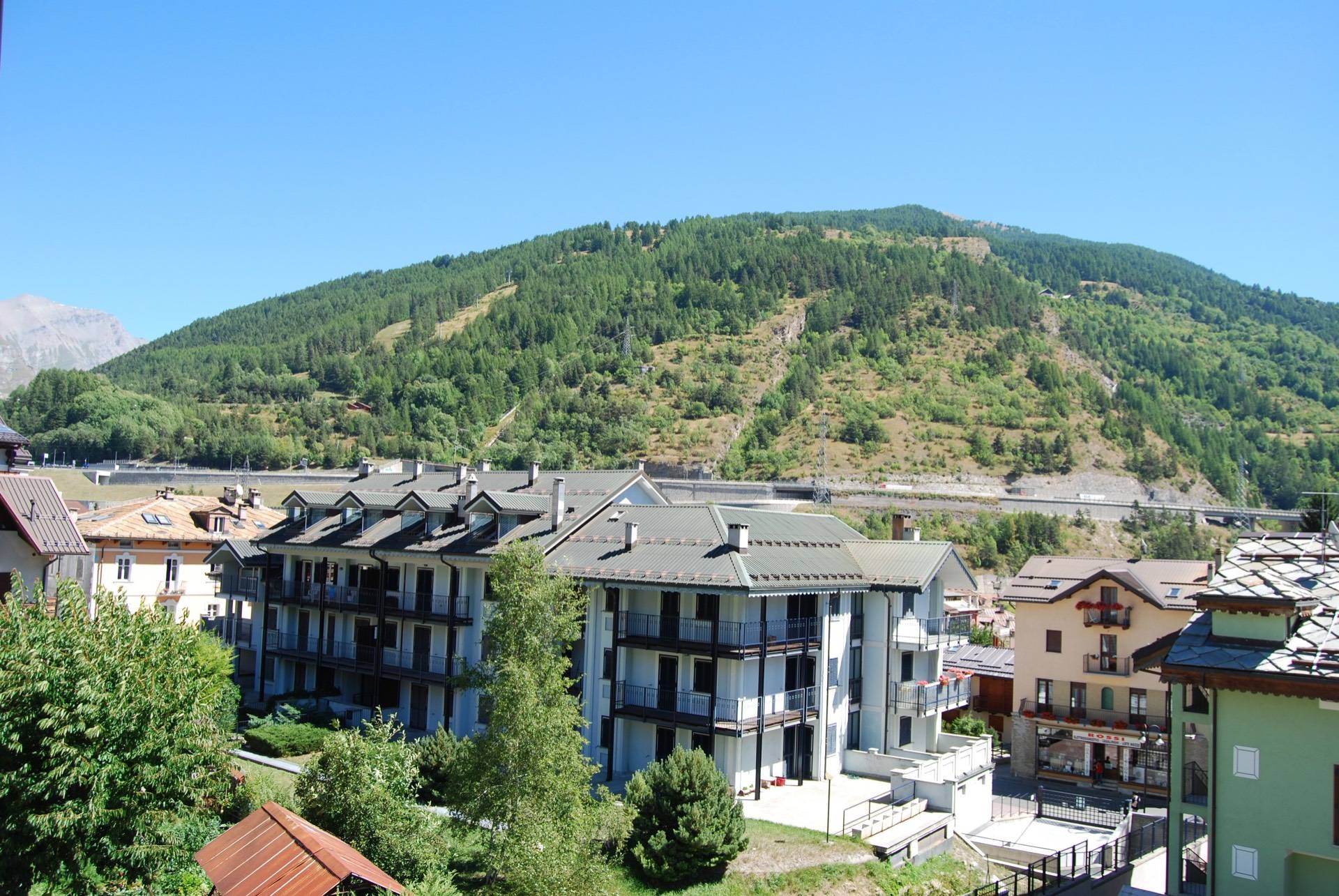 Immagine 17 di Appartamento in vendita  in via Medail 74 a Bardonecchia