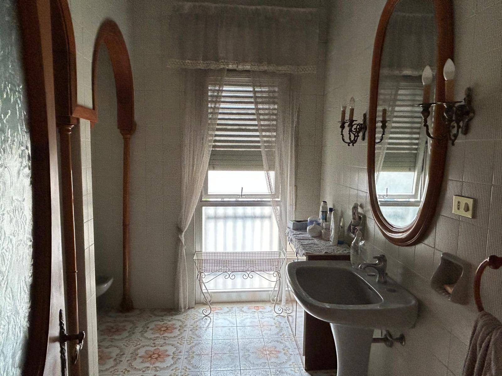 Immagine 39 di Appartamento in vendita  in VIA UMBERTO GIORDANO 7 a Palermo