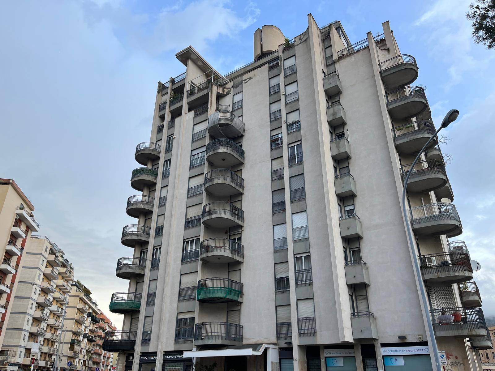 Immagine 54 di Appartamento in vendita  in VIA UMBERTO GIORDANO 7 a Palermo