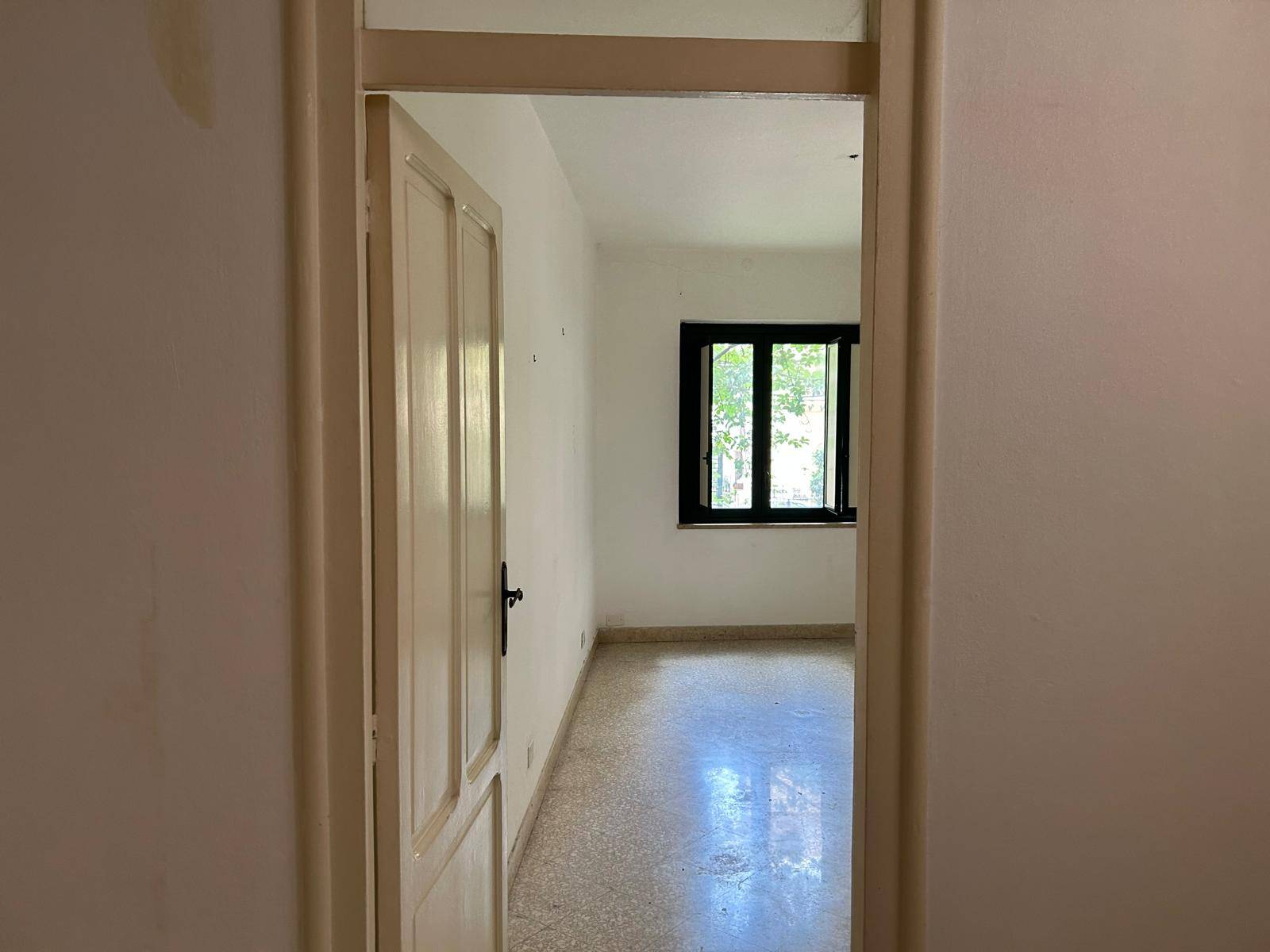 Immagine 15 di Ufficio in affitto  in Via Giuseppe De Spuches 4 a Palermo