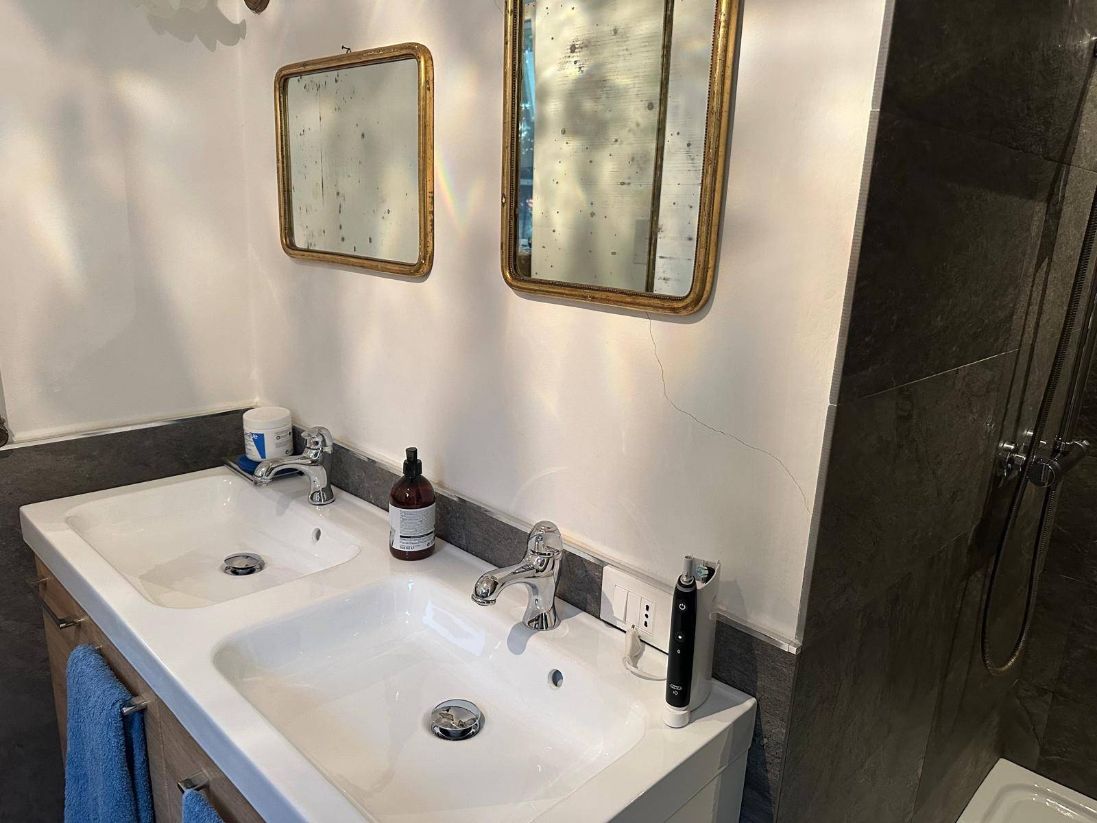 Immagine 39 di Villa in vendita  in CONTRADA OLIASTRELLO snc a Ustica