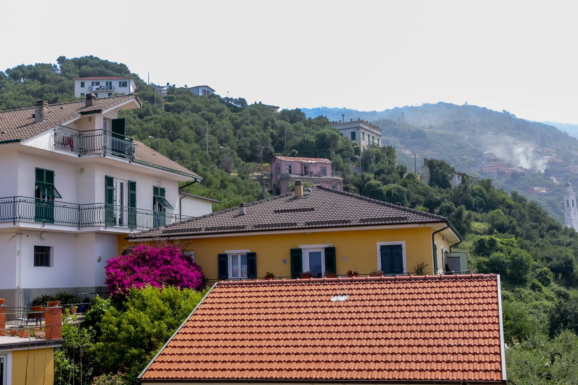 Immagine 3 di Villa in vendita  in VIA CAV. FELICE COGORNO 295 a Avegno