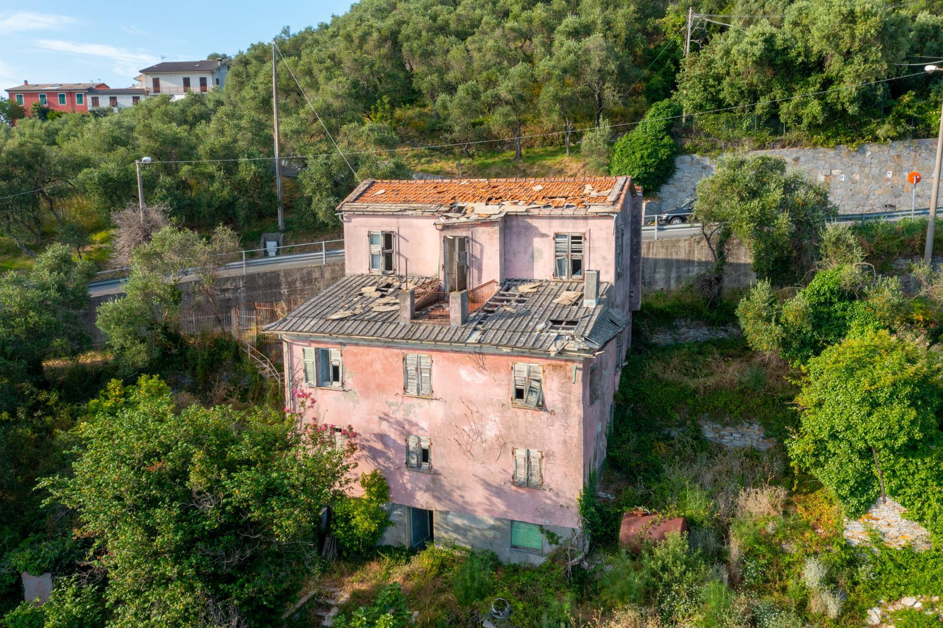 Immagine 19 di Villa in vendita  in VIA CAV. FELICE COGORNO 295 a Avegno