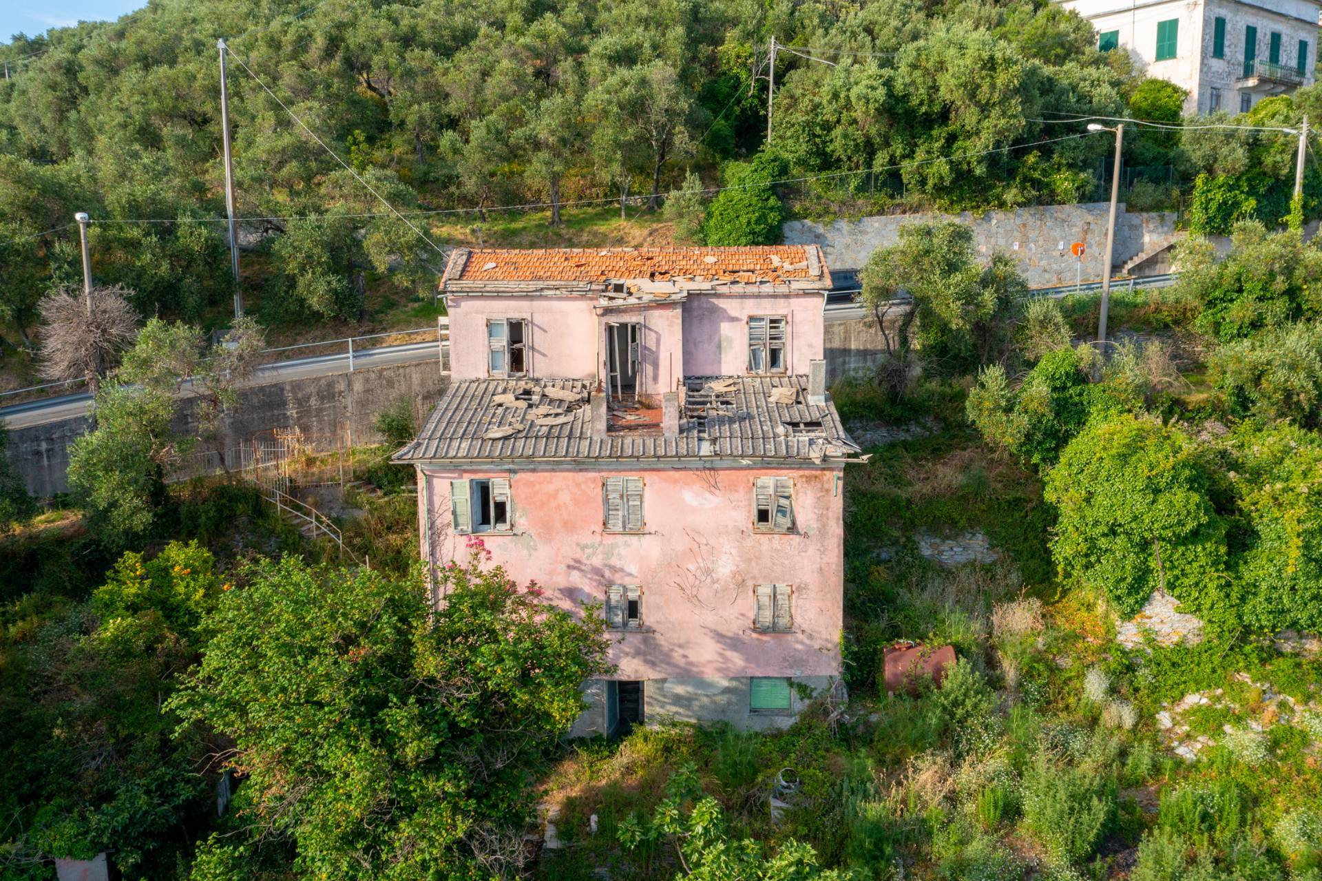 Immagine 20 di Villa in vendita  in VIA CAV. FELICE COGORNO 295 a Avegno