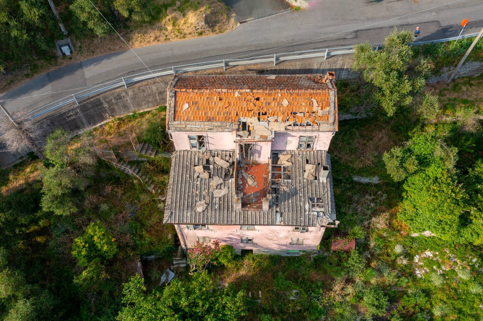 Immagine 25 di Villa in vendita  in VIA CAV. FELICE COGORNO 295 a Avegno