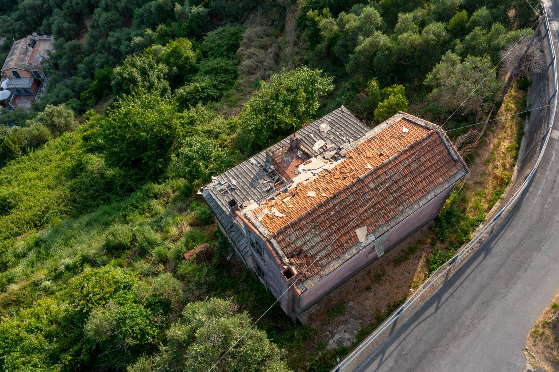 Immagine 27 di Villa in vendita  in VIA CAV. FELICE COGORNO 295 a Avegno