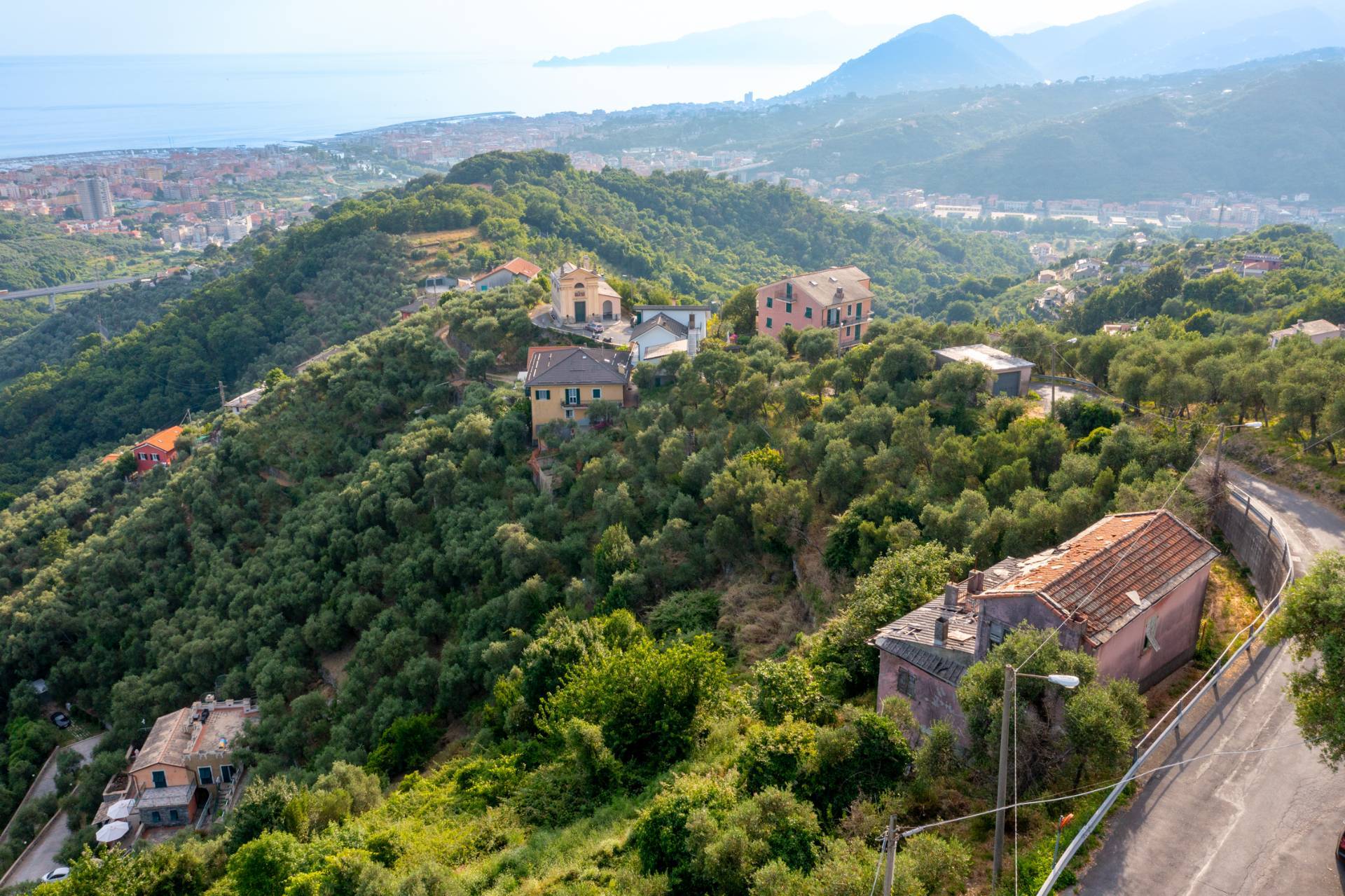 Immagine 31 di Villa in vendita  in VIA CAV. FELICE COGORNO 295 a Avegno