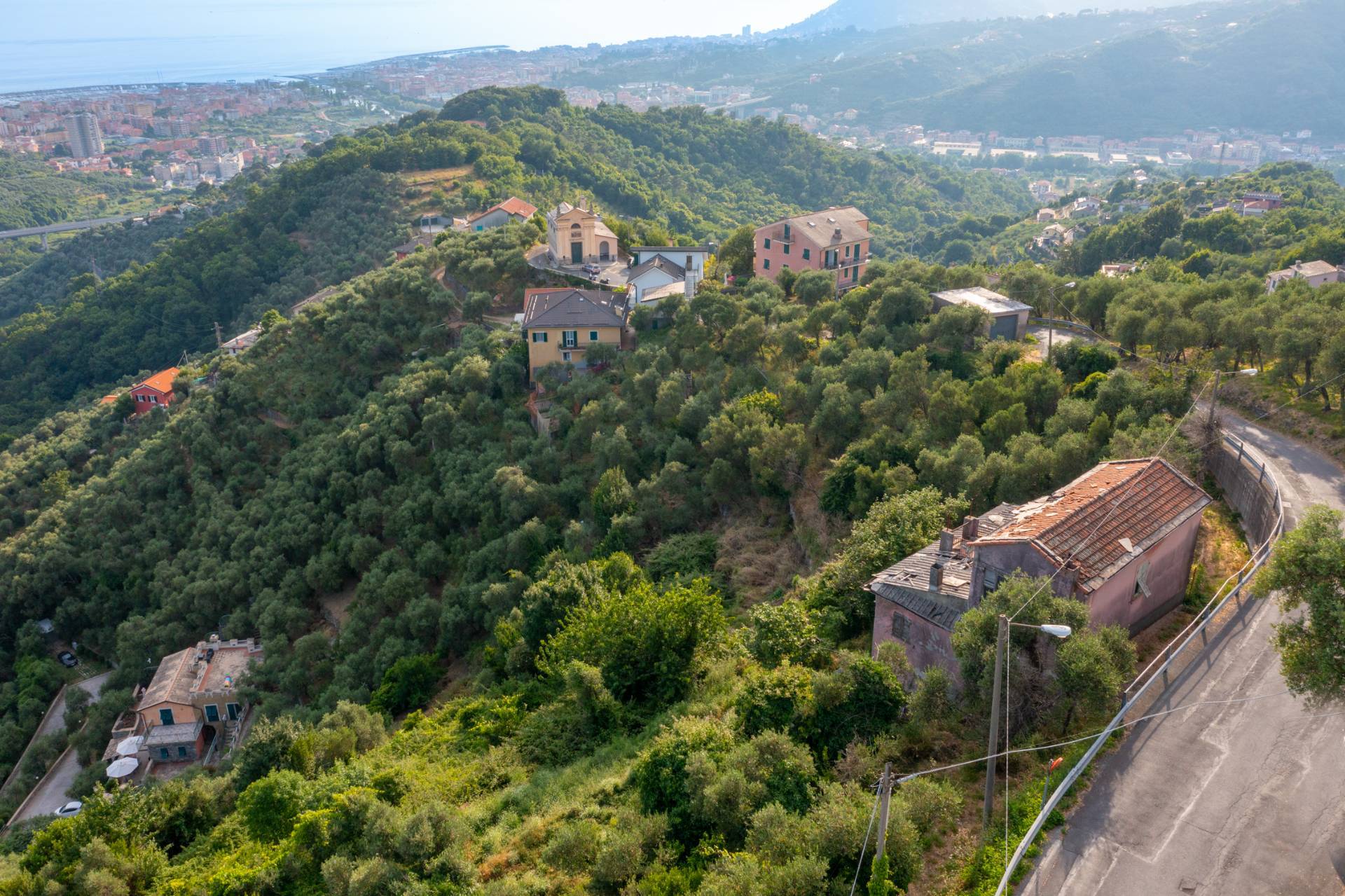 Immagine 32 di Villa in vendita  in VIA CAV. FELICE COGORNO 295 a Avegno