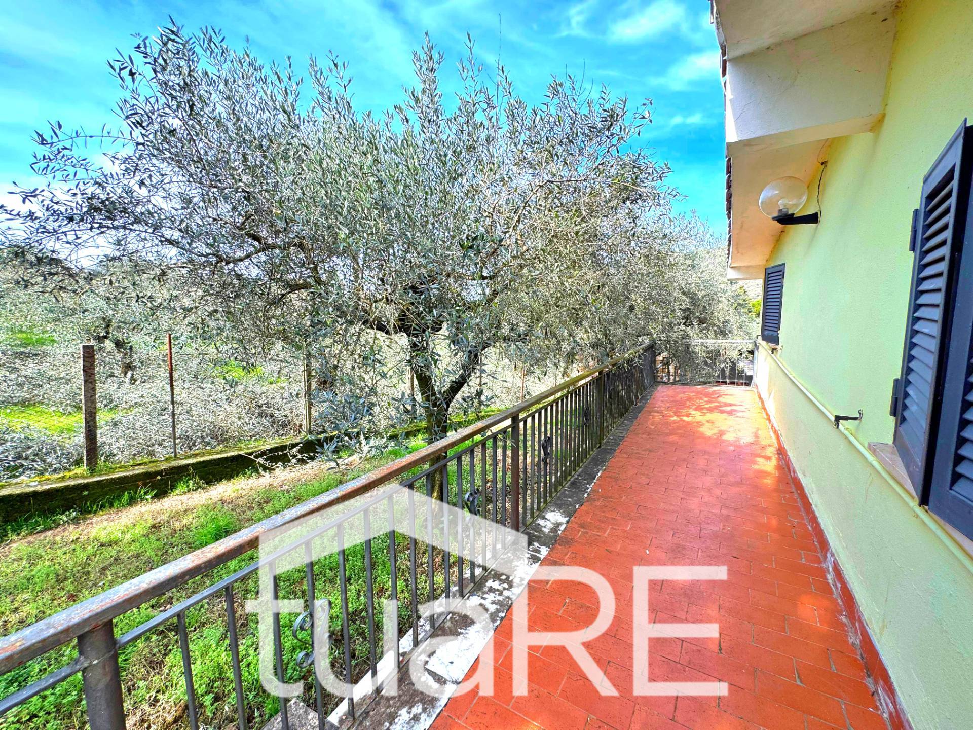 Immagine 4 di Villa in vendita  in via di valle caprara a Castel Madama