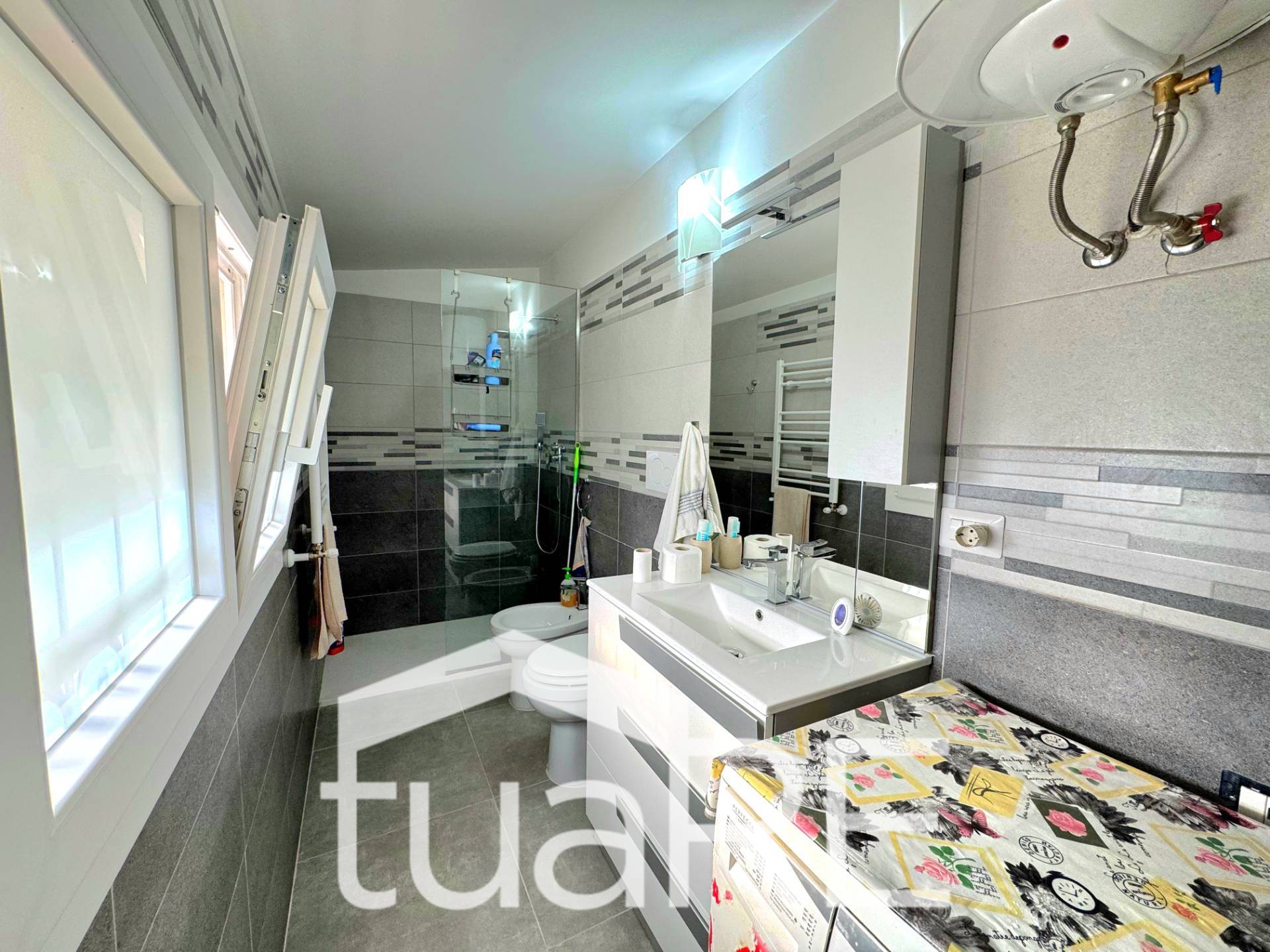 Immagine 12 di Villa in vendita  in via di valle caprara a Castel Madama