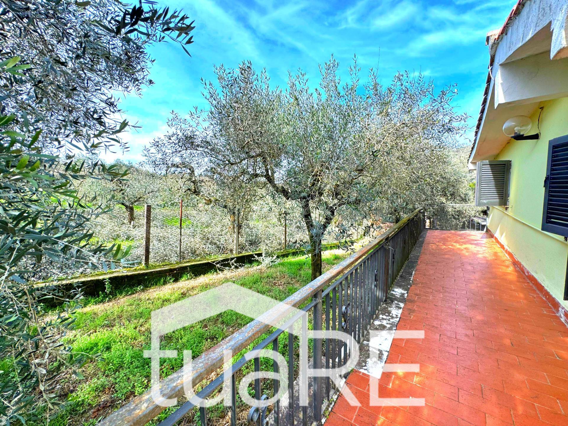 Immagine 28 di Villa in vendita  in via di valle caprara a Castel Madama