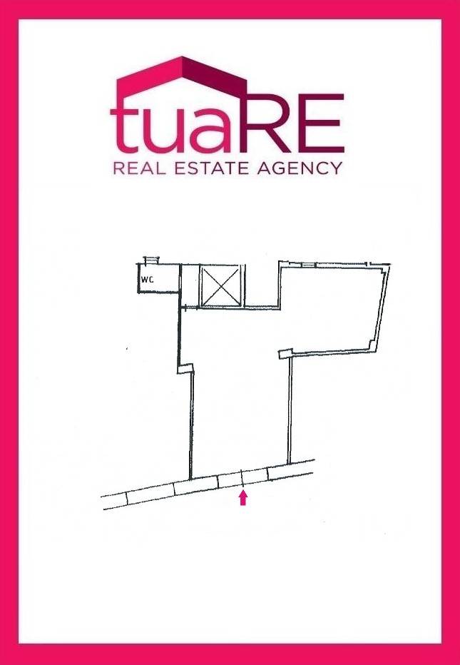 Immagine 21 di Negozio in affitto  in Piazza Giovenale a Roma