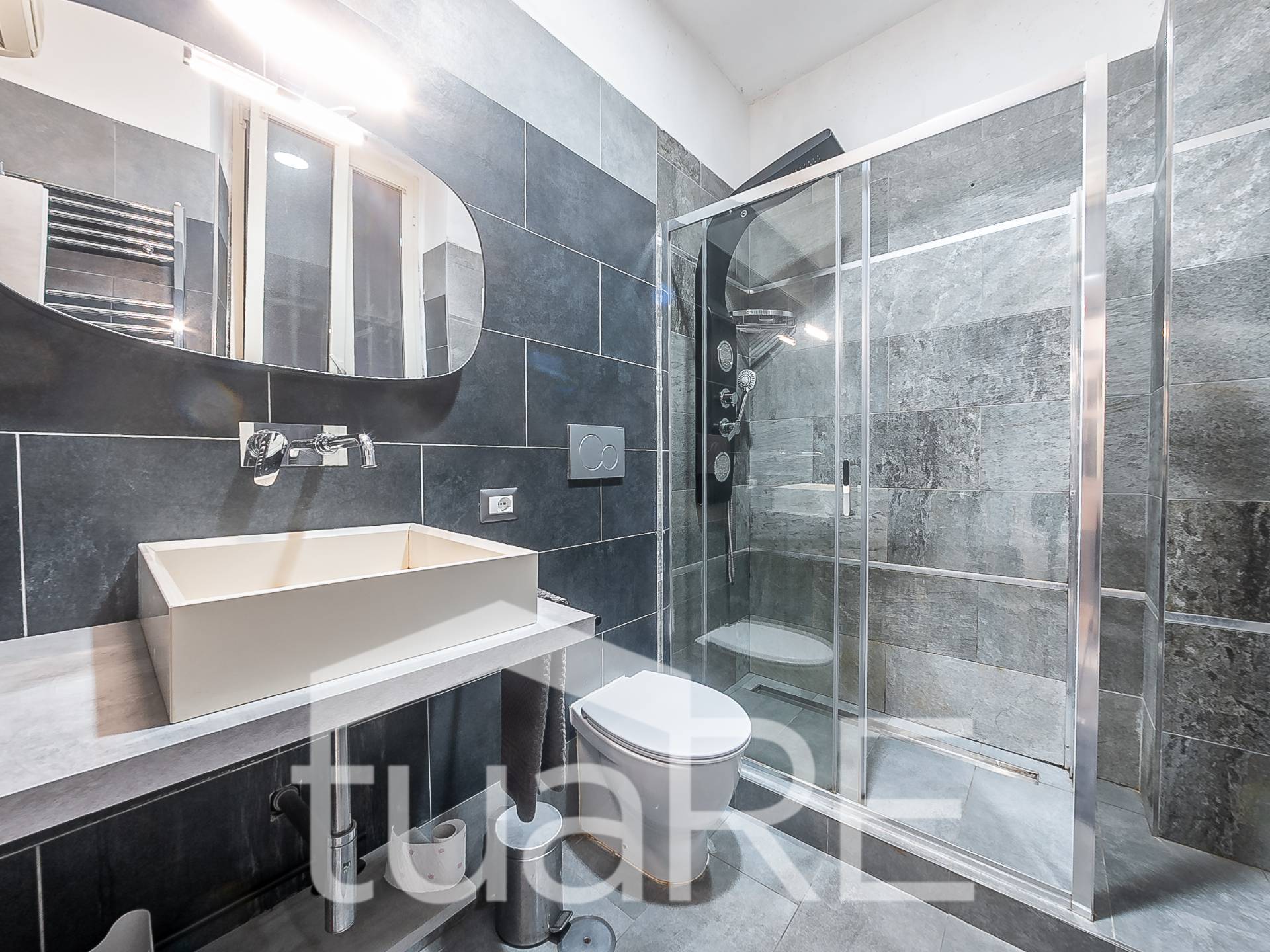 Immagine 6 di Appartamento in vendita  in Via Cunfida a Roma