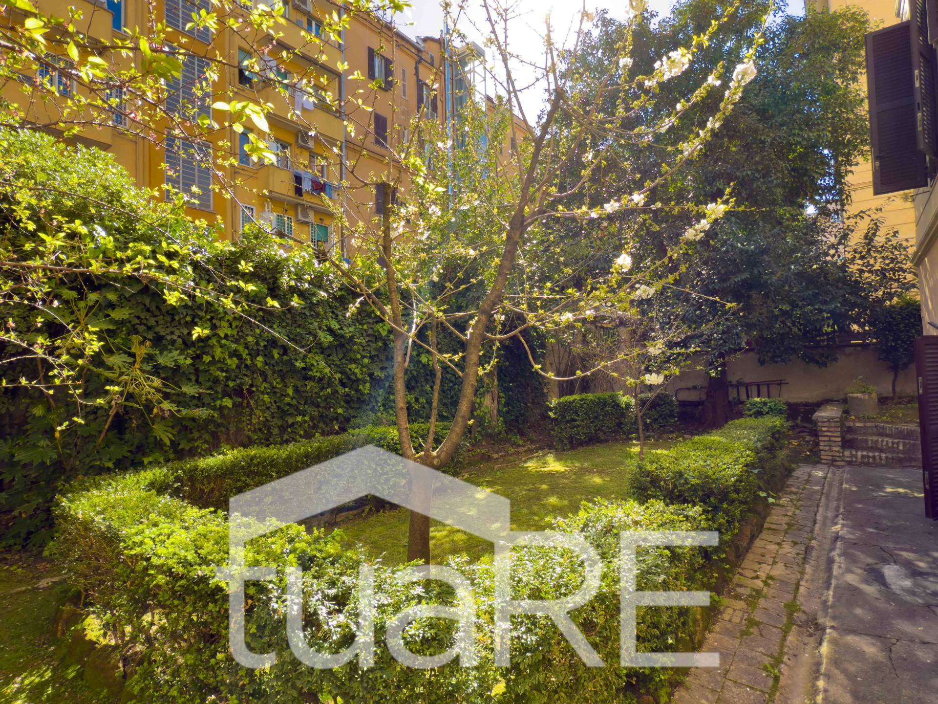 Immagine 11 di Appartamento in vendita  in Via Cunfida a Roma