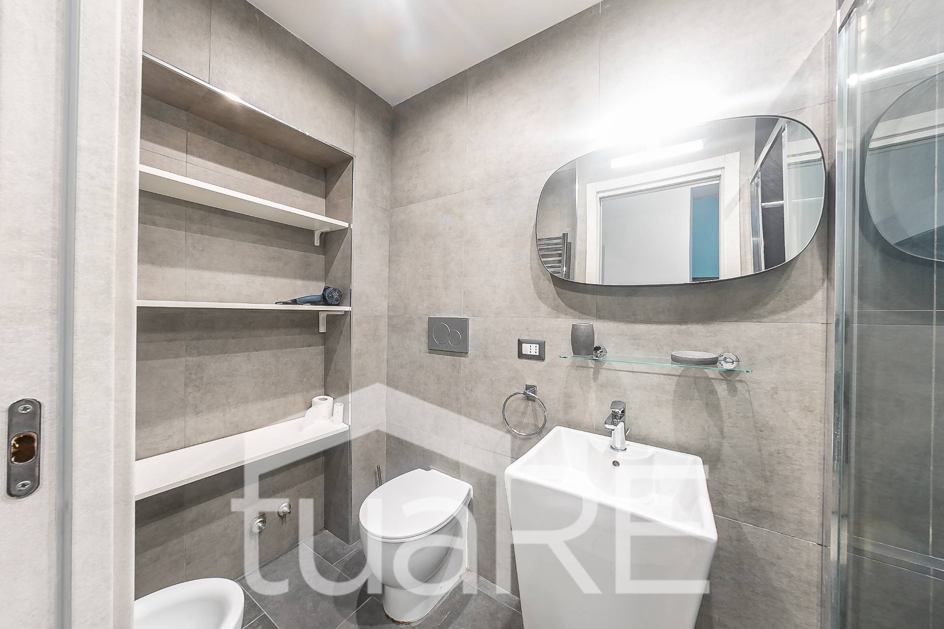 Immagine 12 di Appartamento in vendita  in Via Cunfida a Roma